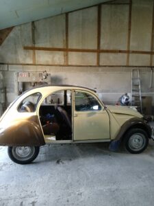 Janis, 2cv Citroën à louer